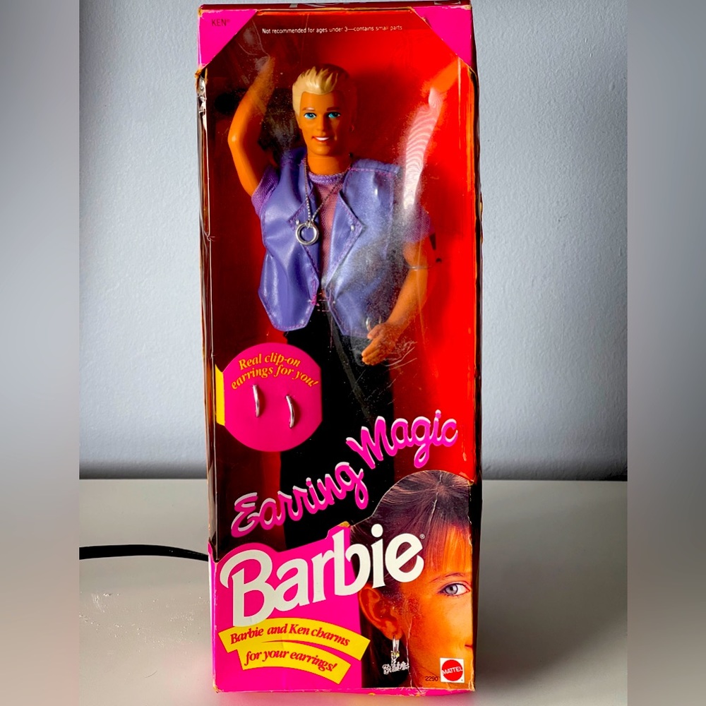 BARBIE 1992 “Earring Magic” Ken Doll.